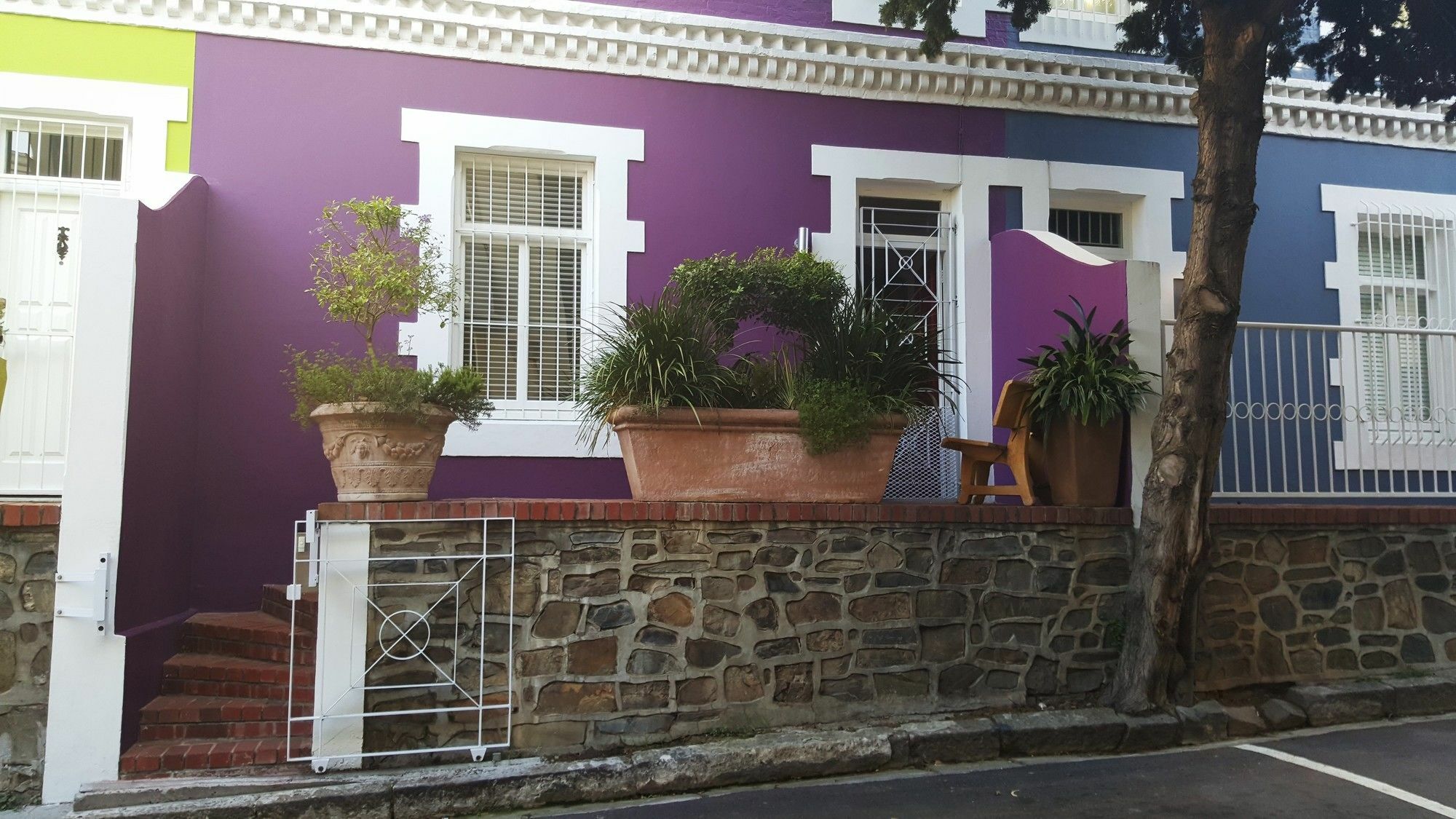 Purple House Accommodations Fokváros Kültér fotó